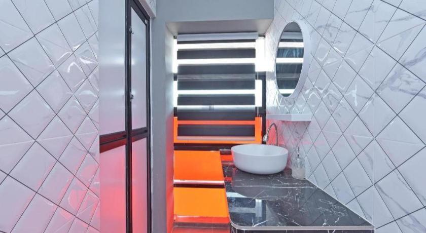 Oyo 90594 Hotel Casalink Paka المظهر الخارجي الصورة